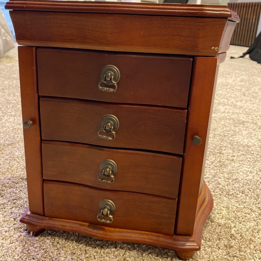 Vintage Brown Layered Jewwerly Box/holder